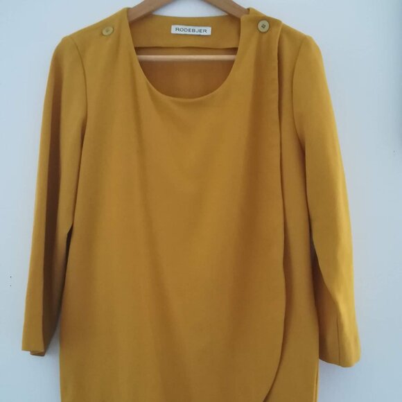 Danish designer Rodebjer Yellow Blazer - Picture 5 of 9
